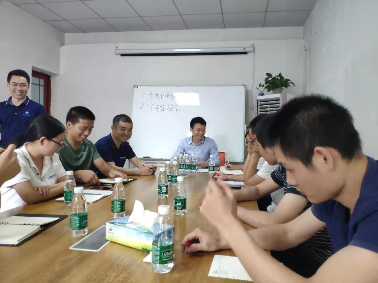 成立學(xué)習(xí)委員會(huì)，有效組織高效執(zhí)行